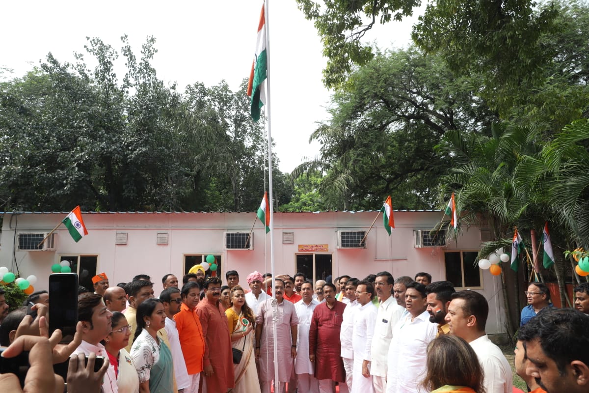 दिल्ली भाजपा अध्यक्ष  वीरेन्द्र सचदेवा ने दिल्लीवासियों और पार्टी कार्यकर्ताओं को स्वतंत्रता दिवस की बधाई दी