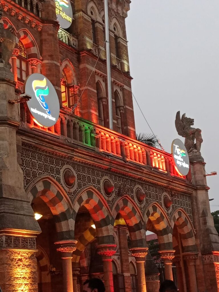 “विक्टोरिया टर्मिनस”